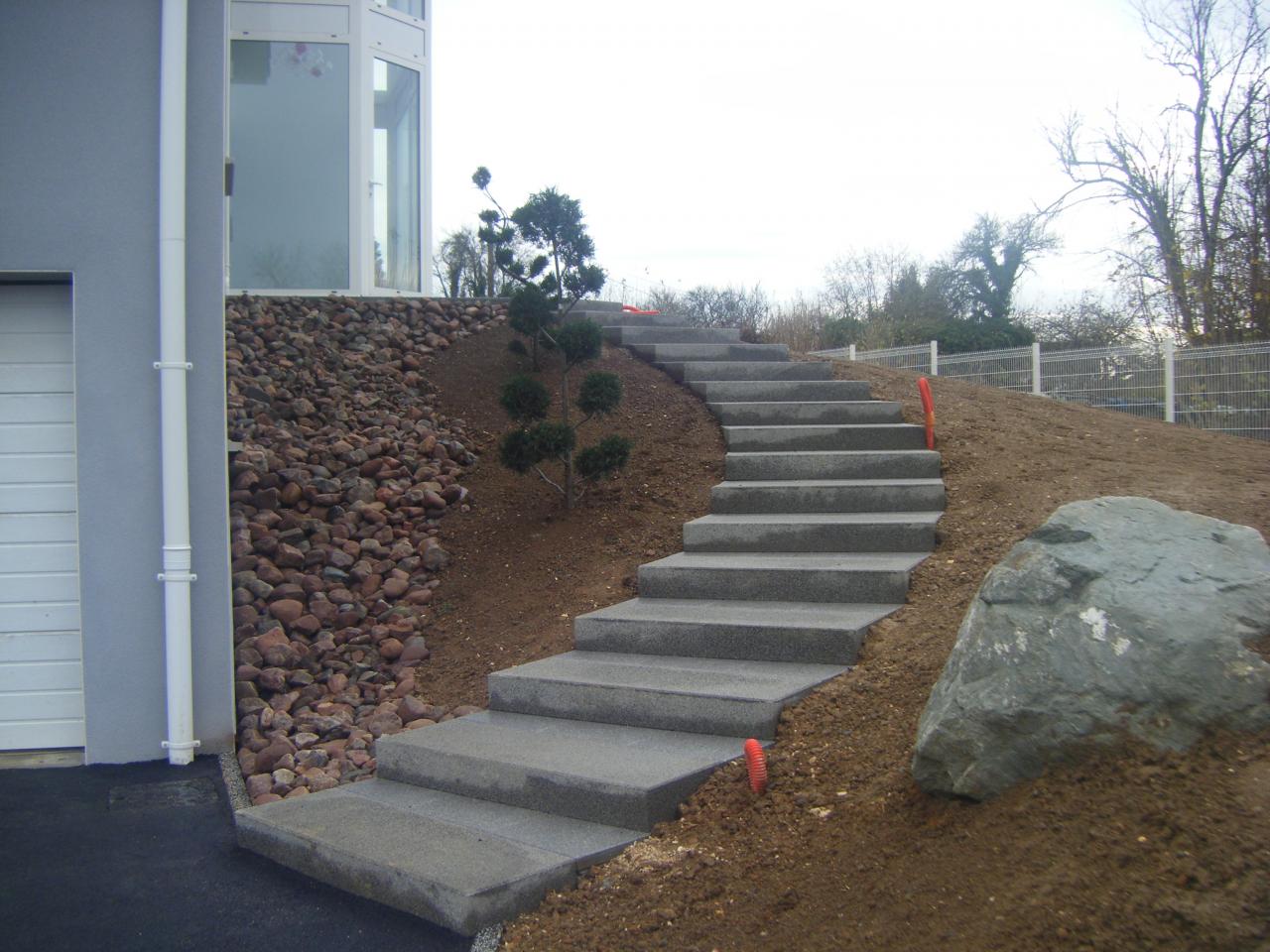 Création d'escalier en béton à Fougax-et-Barrineuf